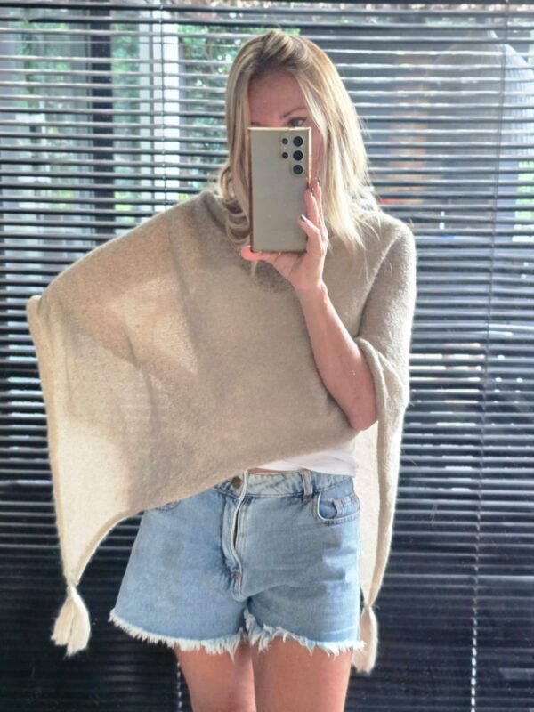 Poncho matilde mohair arena - Imagen 2