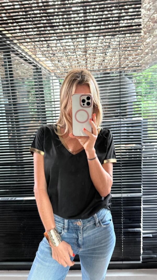 Remera golden black - Imagen 3