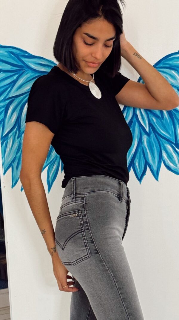 Remera Isabella basica black - Imagen 5