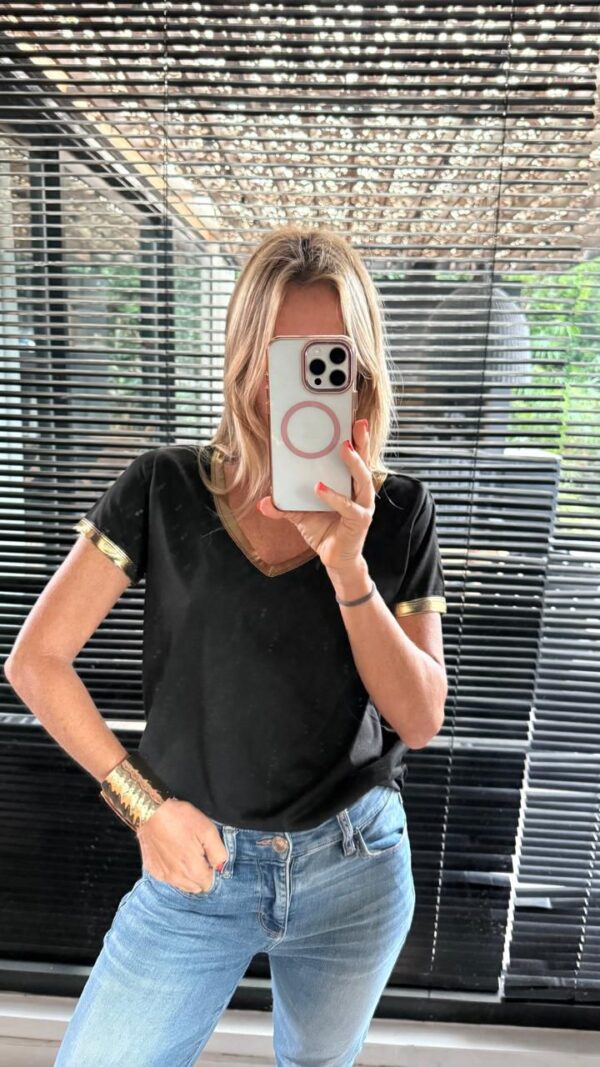 Remera golden black
