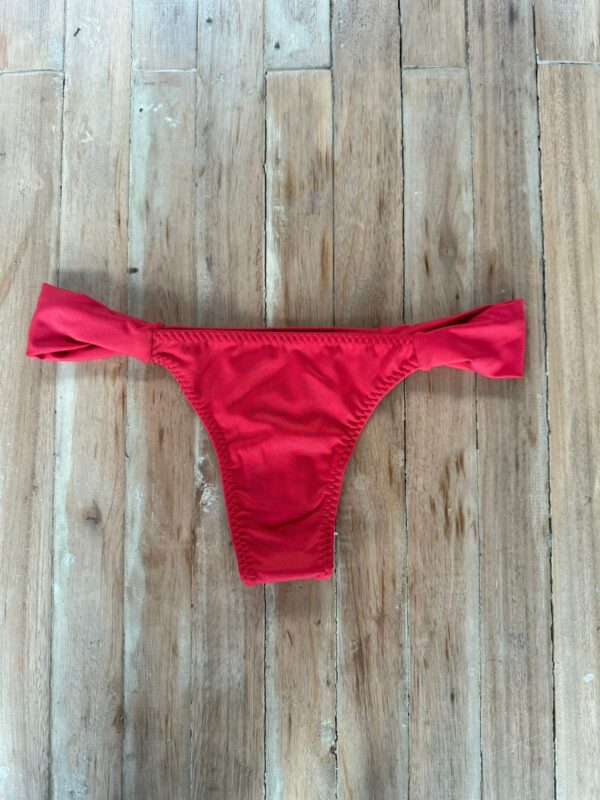 Less sincin red