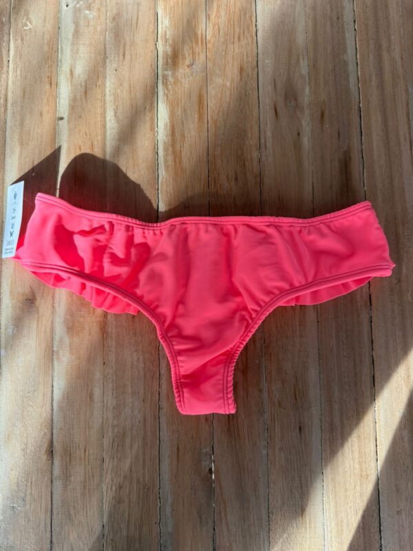 Less kylie volados fluo