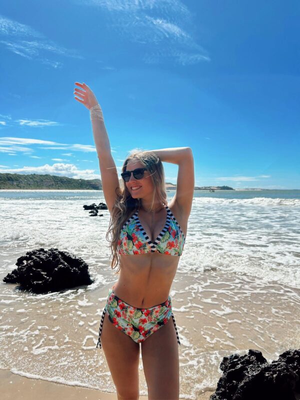 Bikini Mallorca parrot high