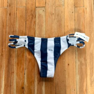 Less bandeau marino